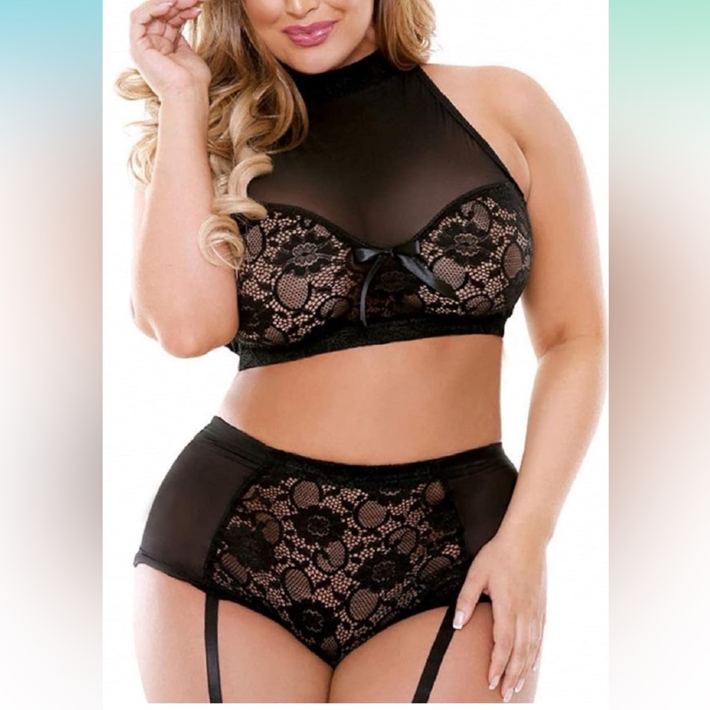 Lace lingerie in black size XL NWT Stunning